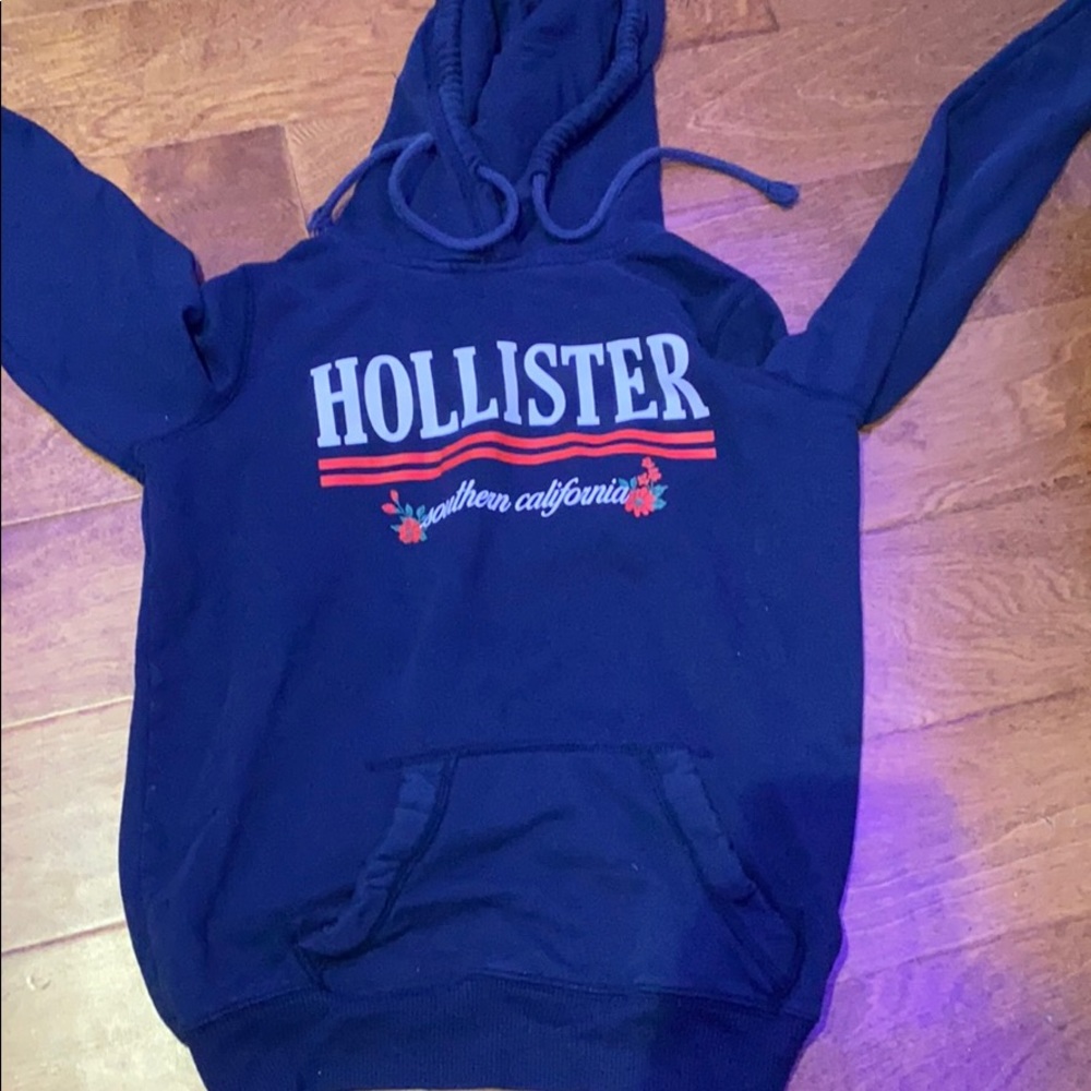 hollister navy blue sweatshirt